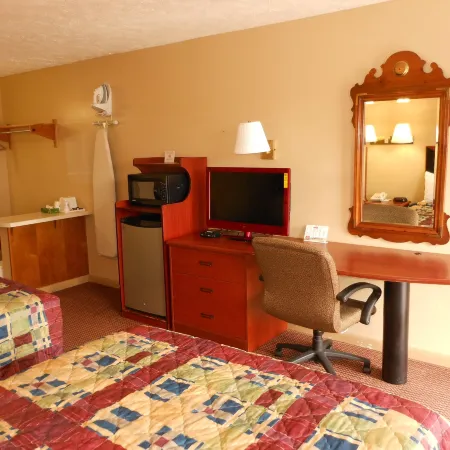 McClellan Inn Hotels in Anniston