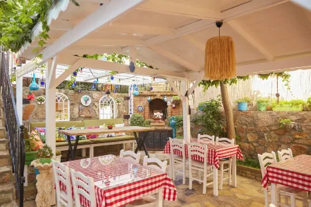 Ebruli Hotel Отели в г. Бозджаада