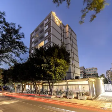 Almond Business Hotel