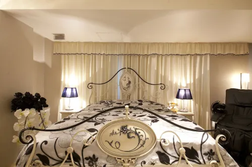 V Hotel (Adult Only)