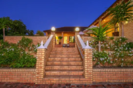 Amber Guest Lodge โรงแรมใน