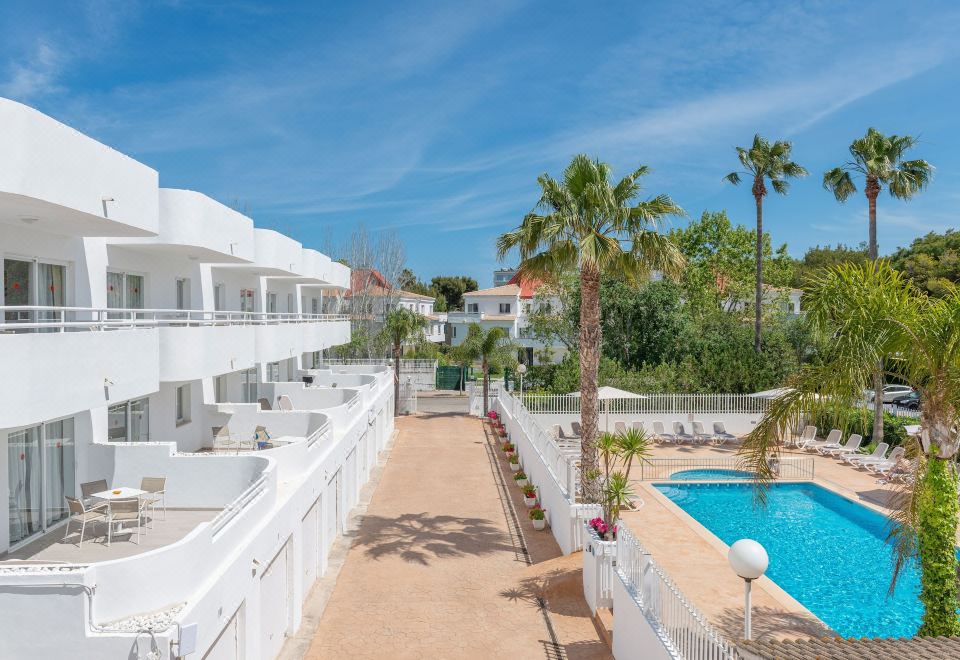 APARTAMENTOS THE OLIVE BEACH ALCUDIAOver view