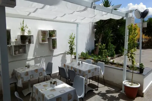 B&B Sweet Home Two Steps from the Ruins...