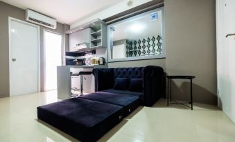 Modern and Comfort 2Br Bassura City Apartment