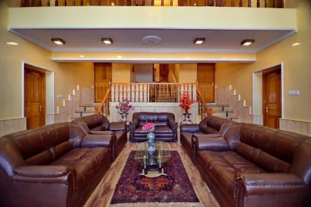 Hotel Abshar Отели рядом с достопримечательностью «Бетаэб Вэлли»