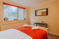 The Garden Apartment - Parking, Netflix , Wi-Fi & Beaches