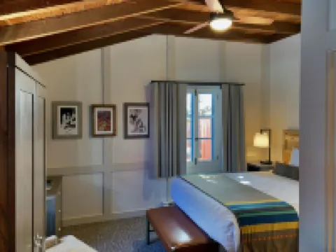Bright Angel Lodge – Inside the Park Hotele w: Coconino County