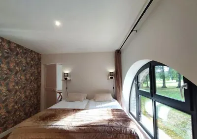 Grande Maison de Campagne au Milieu du Parc D'un Château Hotels in der Nähe von Orochi