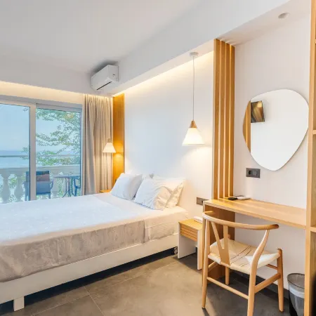 Pontikonisi Hotel & Suites
