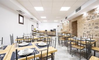 Dobo | Hostal Azacanes
