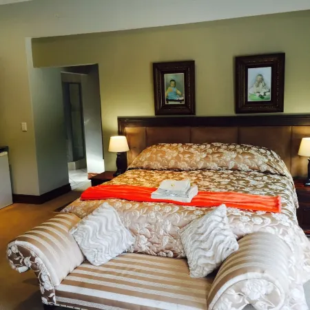 Casa Flora Guesthouse