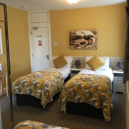 Glenheath Hotel