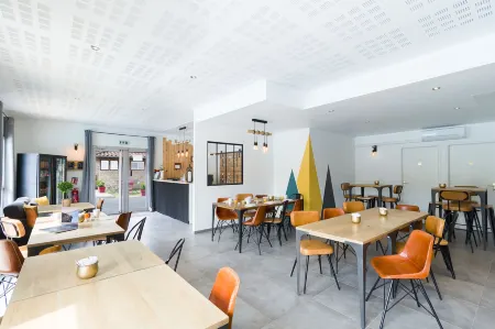 Garden & City Lyon - Lissieu Отели в г. Шазе-д'Азерг