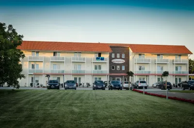 Landhotel Butjadinger Tor Hotels in Brake