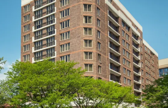 貝塞斯達市中心居家酒店