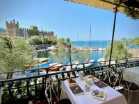 Albergo Gardesana - Residenza d'epoca Hotel a Torri del Benaco