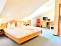Hotel Alttolkewitzer Hof Hotels near Leuben