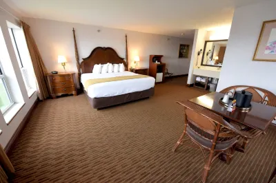 Crown Choice Inn & Suites Lakeview and Waterpark
