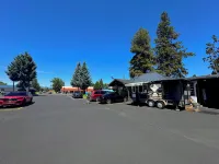 Cascade Lodge - Motels
