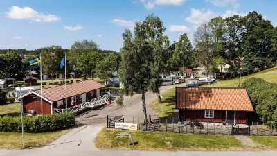 Korskullens Camping, Stugor & Café Hotels near Stegeborgs Slottsruin