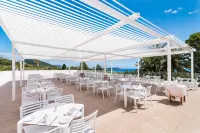Hotel Na Taconera - Bữa sáng