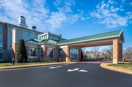 Hilton Garden Inn Williamsburg Отели рядом с достопримечательностью «Уильям & Мэри»