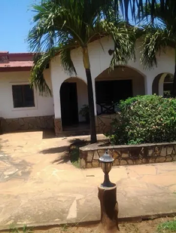 インチ ラハ コテージズ のホテル