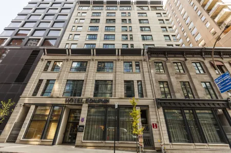 Le Dauphin Montréal Centre-Ville Отели рядом с достопримечательностью «Университет Макгилла»