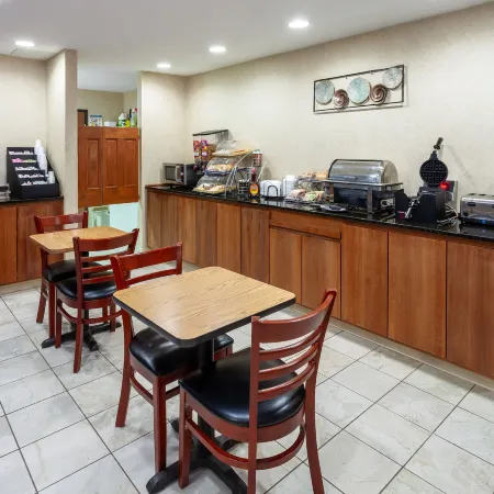 Days Inn by Wyndham Wooster