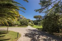 컨트리 하우스 라 가우라 Necropoli della Via Laurentina 주변 호텔