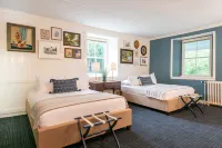 Basin Harbor Hotels in Vergennes