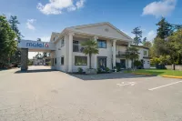 Motel 6 Saanichton, BC - Victoria Airport Hotel di Brentwood Bay