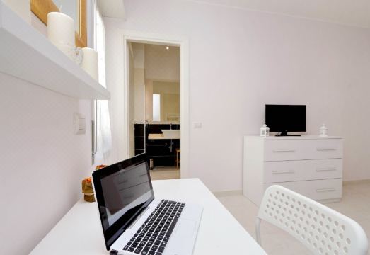 로만 홀리데이 차밍의 내부 객실