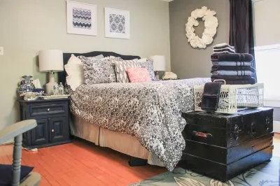 Taylor Edes Inn Hotels in Dexter
