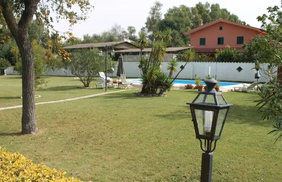 裏萊斯米莫莎酒店