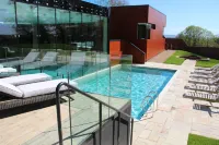 Ockenden Manor Hotel & Spa - Pool