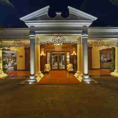 Mayfair Palm Beach Resort Hotel Exterior