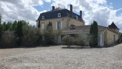 Domaine de l Ourbise فنادق في Casteljaloux