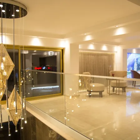 TN & CO Hotel