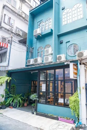 Asoke Montri Hostel