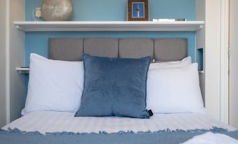 Host & Stay - Regency Square Apartment