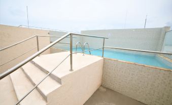 Hotel 12 Bees by Kavia