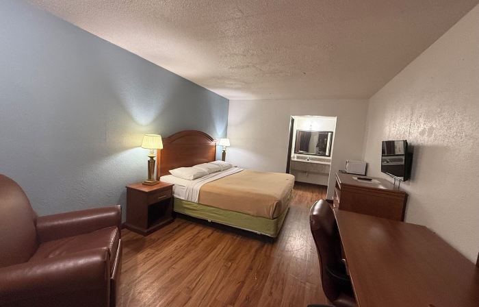 Relax Inn & Suites