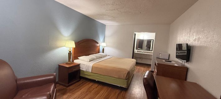 Relax Inn & Suites Hotels in Coles County