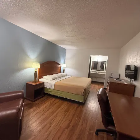 Relax Inn & Suites