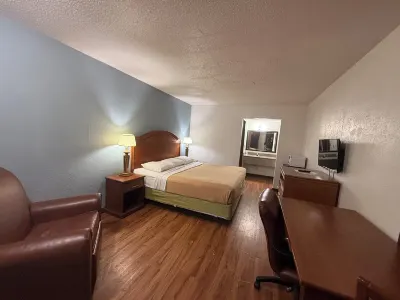 Relax Inn & Suites Hôtels à proximité de : université de lIllinois de lEst