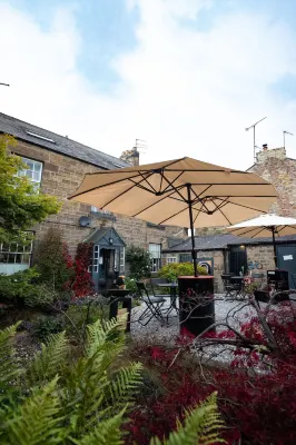 Laburnum Guest House at Bistro En Glaze Hotels in 