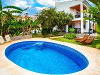 Delfines Hotels in Benajarafe
