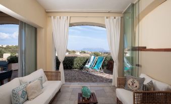 Anemone Apartment with Seaview Terrace by Wonderful Italy