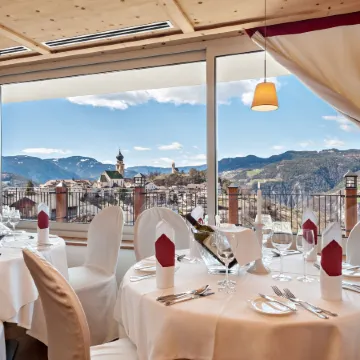 Hotel Emmy - Five Elements